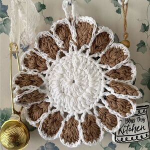 Handmade Cotton Crochet Potholder | Farmhouse Kitchen Decor | 7x7 Inch Heat Pad